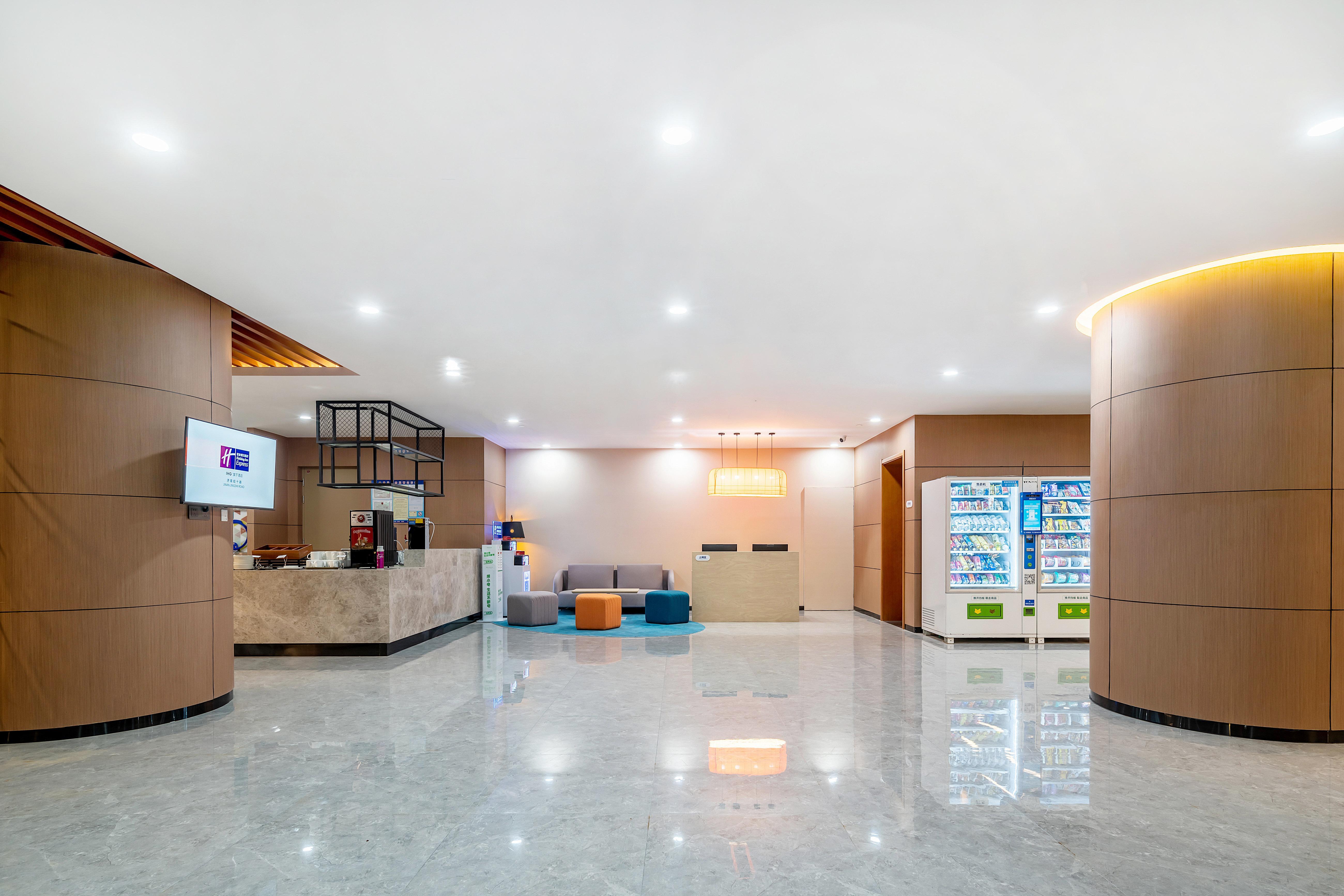 济南经十路智选假日酒店 外观 照片